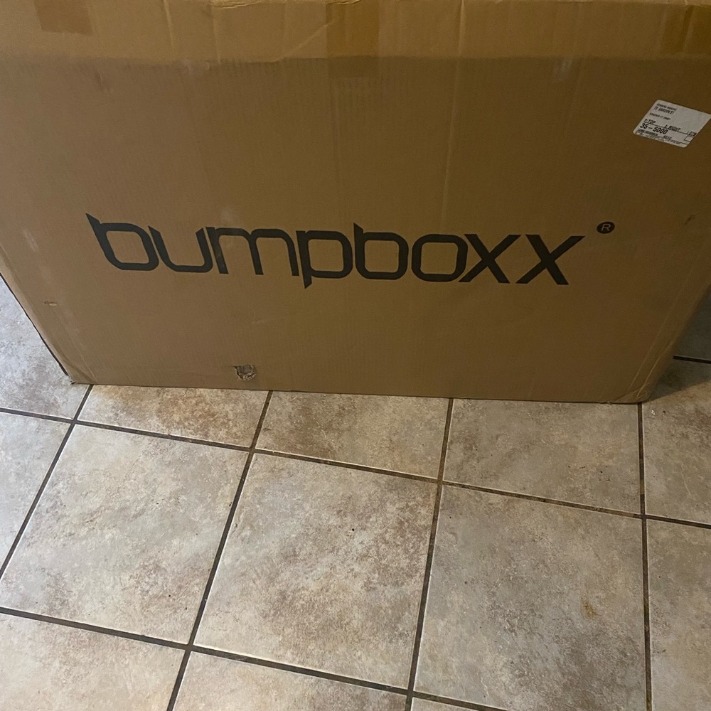 Bumpboxx vs3 brand new in box . graffiti color loud Bluetooth boom box